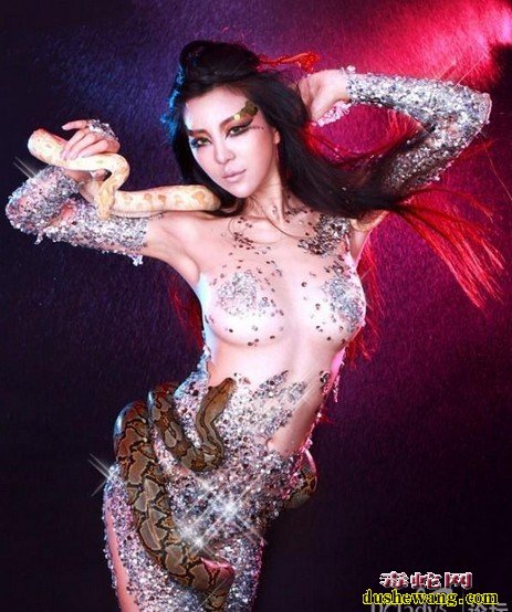 蛇美女图片