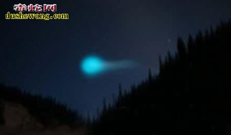 我国各地网友目击不明飞行物UFO 轨迹似蛇