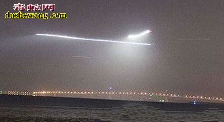 我国各地网友目击不明飞行物UFO 轨迹似蛇