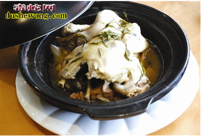 蛇肉炖鸡
