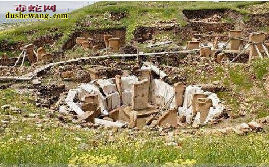 古代未解之谜：成吉思汗墓为什么有千条毒蛇保护？