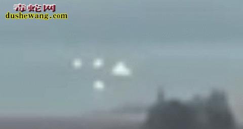 目击UFO：土耳其空中发现不明飞行物 在空中打开舱门