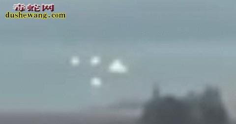 目击UFO:土耳其空中发现不明飞行物 在空中打开舱门