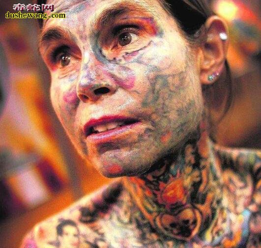 盘点世界上最奇特的9个女子 看最大胸部、臀部有多大?