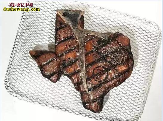 美国糕点艺术家:做的蛋糕太“血腥” 大家表示不敢下口吃!