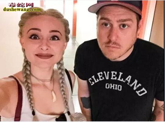 美国糕点艺术家:做的蛋糕太“血腥” 大家表示不敢下口吃!