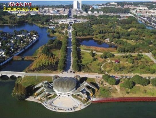 “大闸蟹房子”:苏州现巨型大闸蟹建筑 看到不敢进去住
