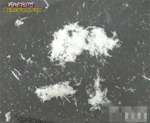 地震后地上出现神秘"白毛" 原来小时候的故事是真的!