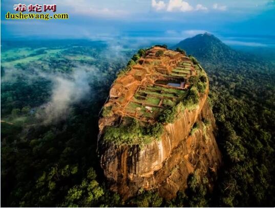 界第八大奇迹:大山顶上的喷泉游泳池 曾经是王宫帝都