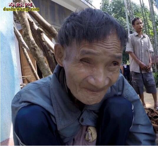 隐居深山40岁男子