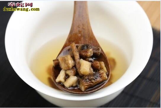 40岁男子长期食用冬虫夏草治疗肺癌