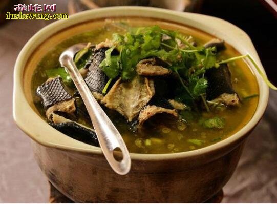吃蛇肉的危害!吃蛇肉变蛇人无稽之谈!