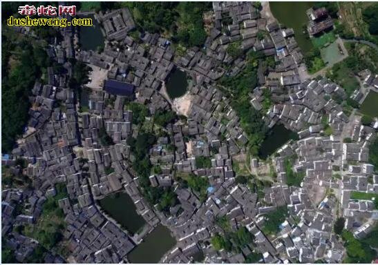 “中国第一奇村”诸葛八卦村:诸葛亮的后裔隐居地,600多年无人敢踏入!