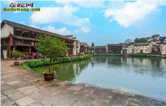 “中国第一奇村”诸葛八卦村:诸葛亮的后裔隐居地,600多年无人敢踏入!