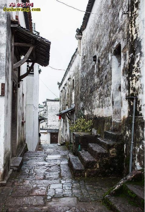 “中国第一奇村”诸葛八卦村：诸葛亮的后裔隐居地，600多年无人敢踏入！
