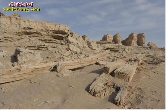 楼兰古国消逝之谜:1900年瑞典探险家首次在罗布泊发现!