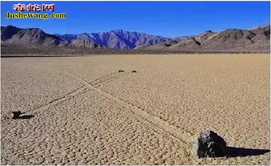 诡异：美国“死亡谷”里的石头会走路！ 科学无法解释！