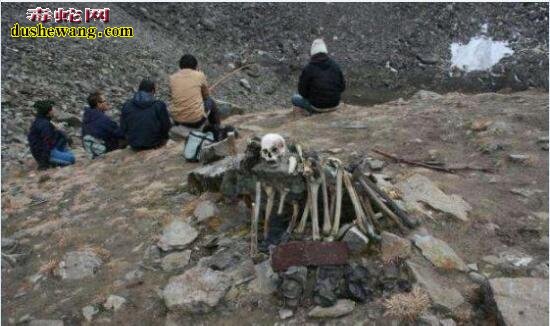 揭秘：喜马拉雅山卢普康的冰川湖千年古尸之谜！ 