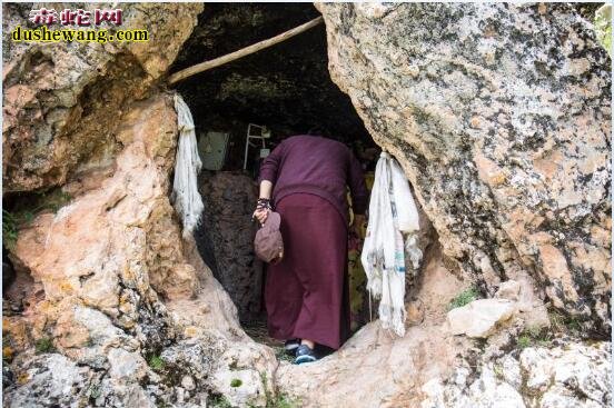 揭秘:玉树大峡谷口的神秘寺院-洛麦叶寺!无数“自显像”无法解释!