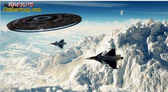 2004年美国空军飞行员跟踪UFO经过!