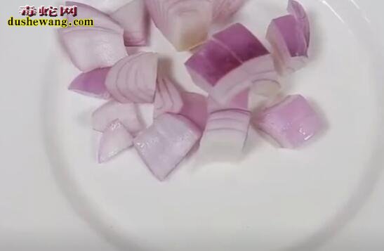 干锅牛蛙做法:手把手教你怎么做干锅牛蛙肉