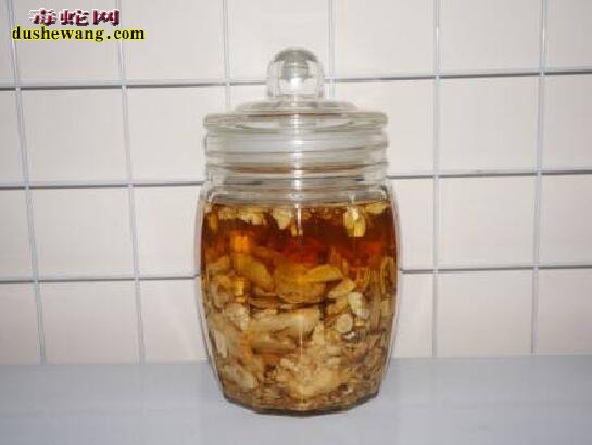 玛卡和蛇鞭能一起泡酒吗?