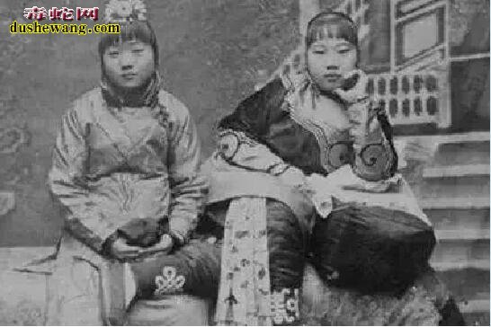 一组晚清老照片:吸食鸦片的女子任人摆布!命运悲惨!