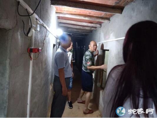 黄老师到越战老英雄老曾学员的生态养蛇基地实地指导!