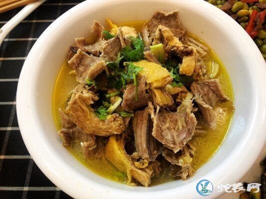 菜花蛇炖鸡的做法,菜花蛇炖鸡的功效