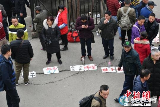 用人单位无故拖欠农民工工资如何处理？