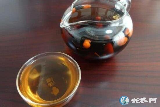 何首乌泡水喝的功效