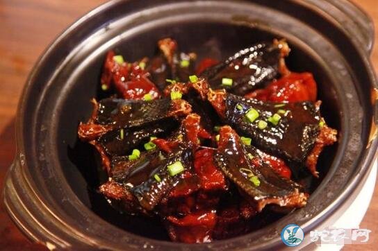 乌梢蛇炖狗肉、蛇肉跟狗肉可以一起炖着吃吗？