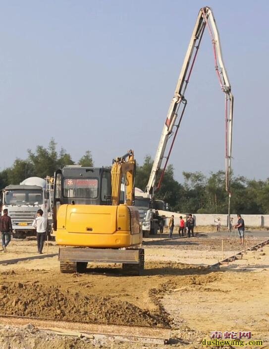 雷村蛇场黄老师到广西柳州基地指导工作