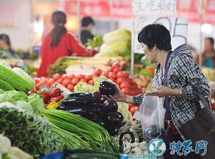齐齐哈尔华博市场：蔬菜和水果的价格都呈上涨的趋势