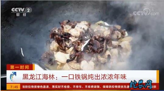 农村过年:黑龙江海林杀猪菜、一口铁锅炖出浓浓年味