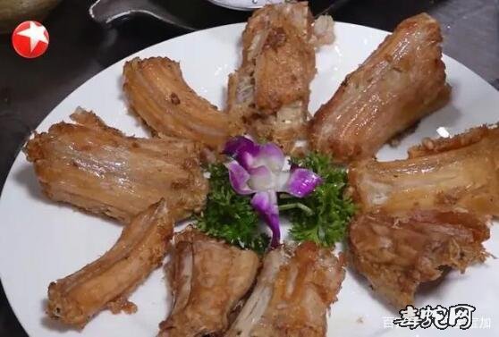 综艺节目:明道吃蝙蝠、谢霆锋吃蜘蛛、贾乃亮吃蛇!