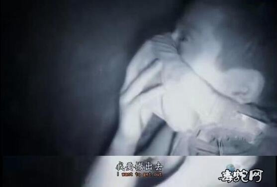 野外求生贝爷告诫过观众蝙蝠危险!粪便孢子会导致肺部致命!