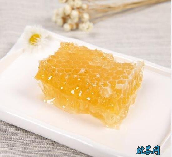 蜂巢蜜是什么蜜?蜂巢蜜的作用与功效有哪些?
