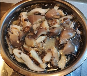 腊肉炒平菇做法步骤图