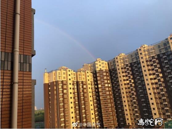 北京雨后出现双彩虹奇观