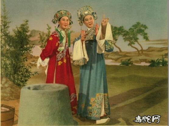 草花蛇传说故事、桂南一带的草花蛇据说是祝英台的花裙带化而成！