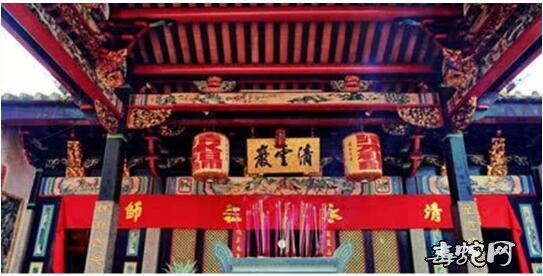全球“最毒”寺庙爬满毒蛇不咬人!马来西亚蛇庙“清水寺”的蛇真有佛性吗?