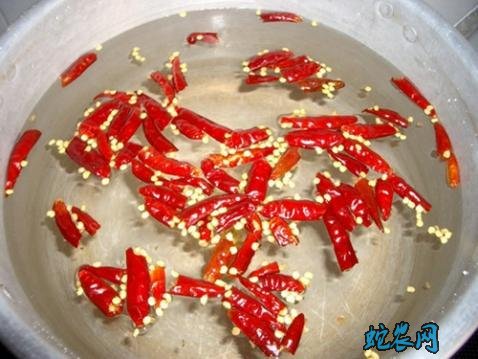 辣椒水防狼喷雾剂怎么制作?