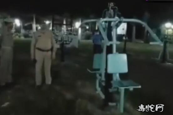 诡异！印度一公园健身器材深夜“自己运动”！说是润滑油放多了？