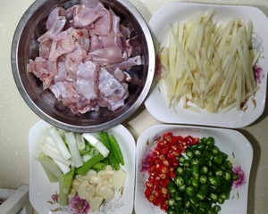 鲜椒牛蛙、家常菜鲜椒牛蛙的做法步骤图解!