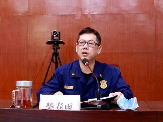 西双版纳州消防救援支队 开展捕蛇技术专业培训!