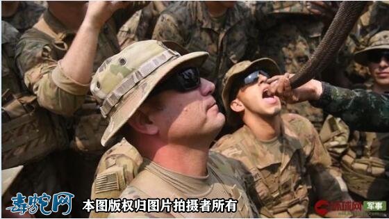 “金色眼镜蛇-2020”美泰军演、美军士兵饮蛇血！