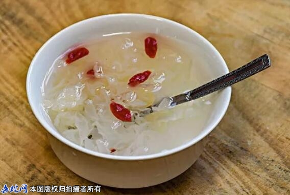 银耳黄芪汤做法 - 功效生津润肺
