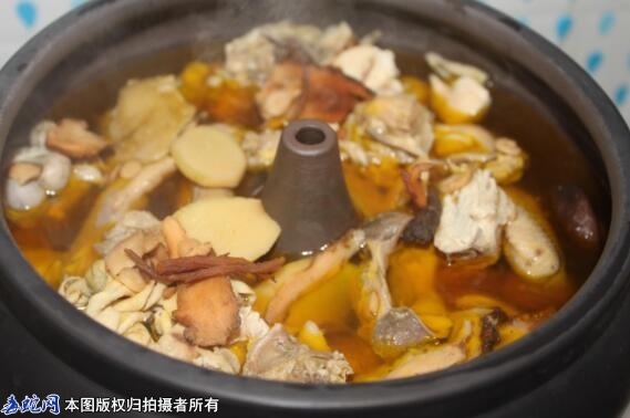 汽锅黄芪鸡做法 - 功效补中益气