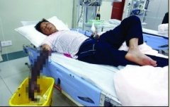 被毒蛇咬伤4小时 两地的哥爱心接力找...